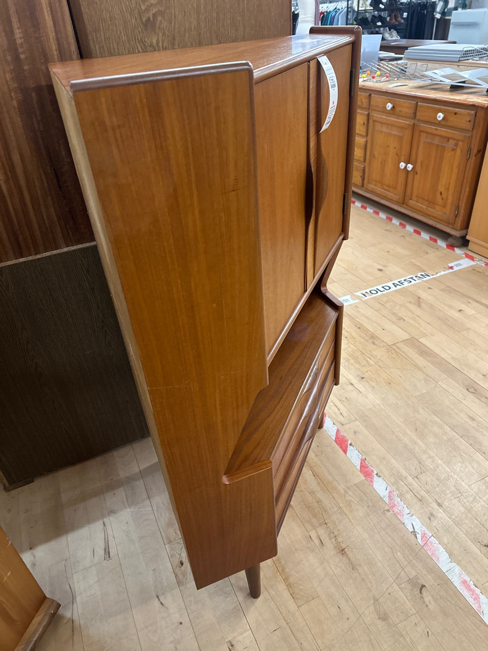 Teak hjørne barskab